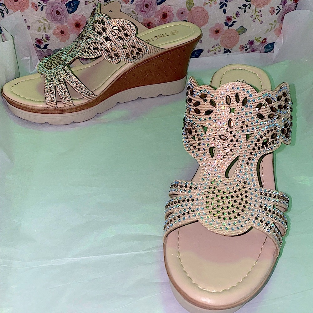 Rhinestone wedge sandals 👡